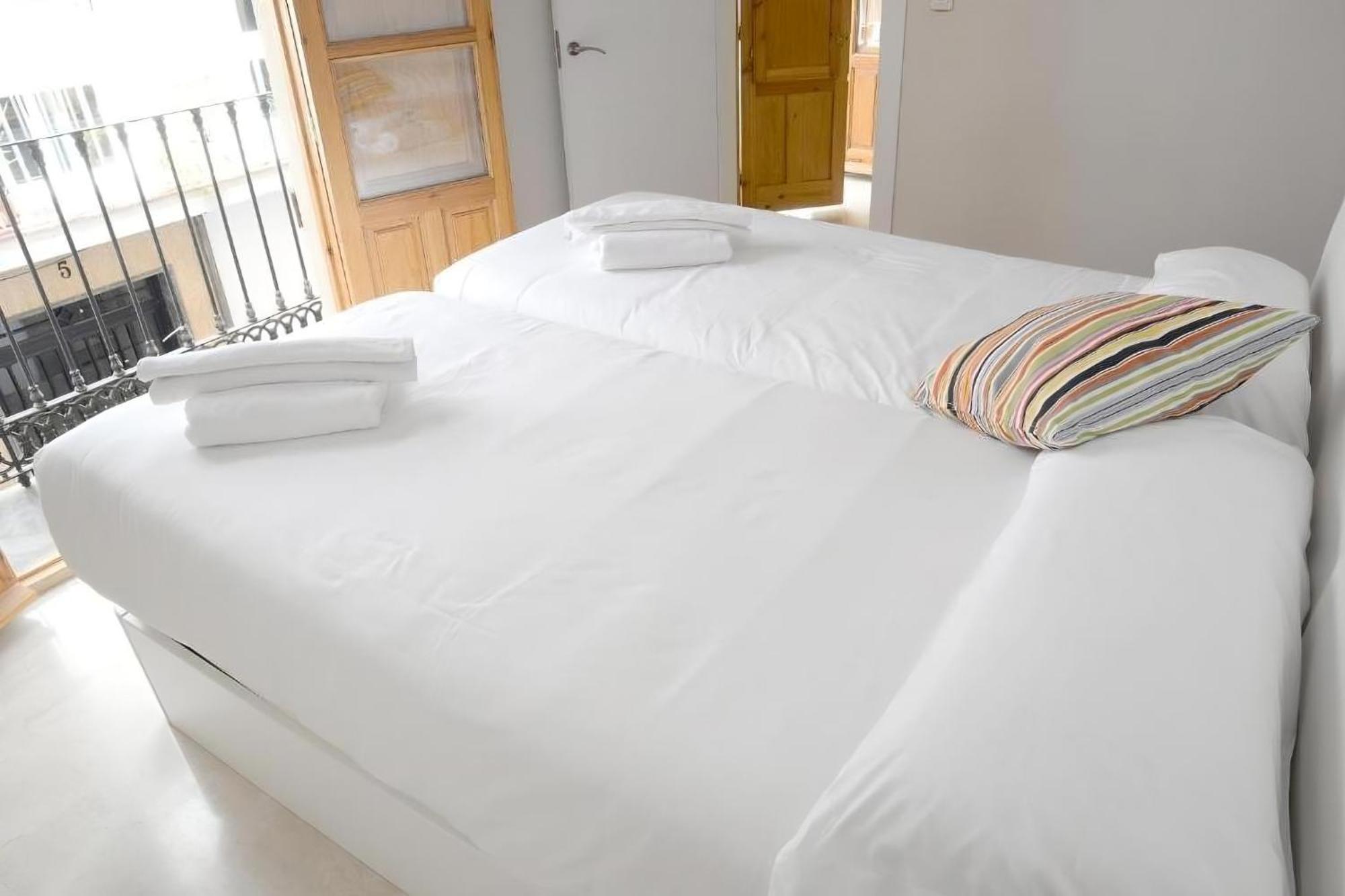 Apartamentos Comfort City Гранада Екстер'єр фото